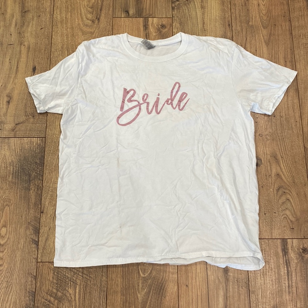 🎁Gildan Bride T-Shirt size XL